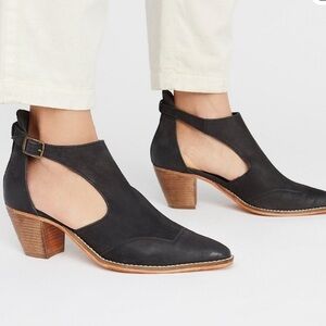 NEW Free People Coyote Crossing Ankle Boot size 40
